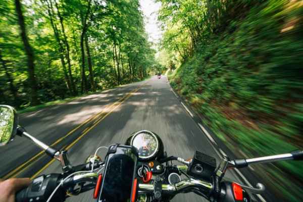 Como escolher a moto ideal para longas viagens